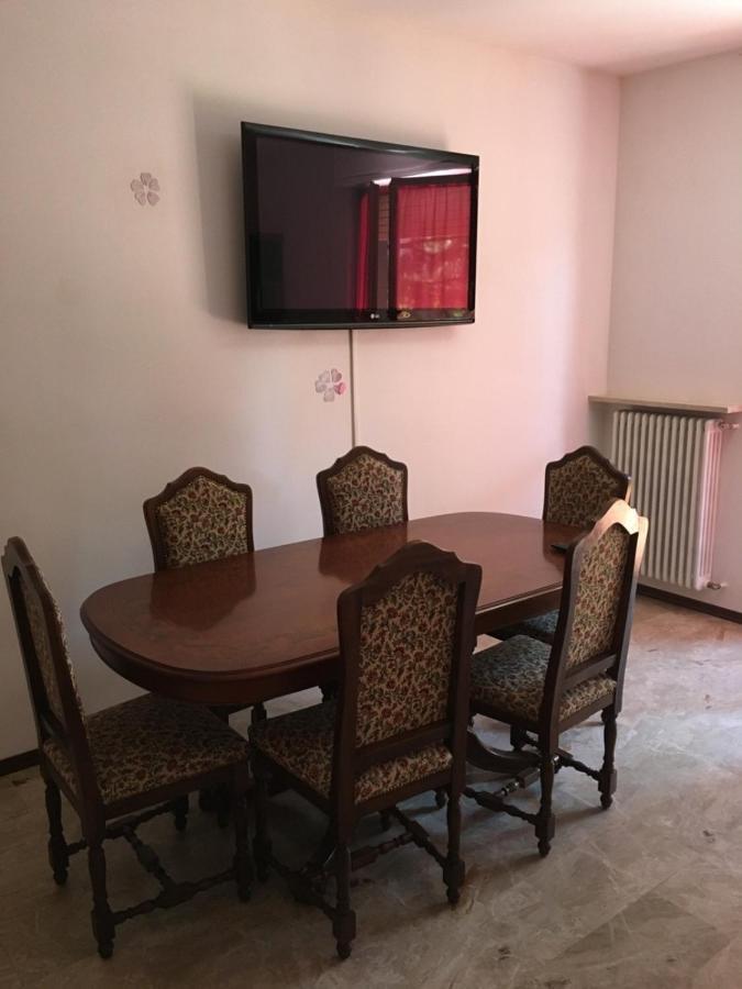 Appartamento Per Brevi Periodi "Teodolinda" Bergamo Bagian luar foto